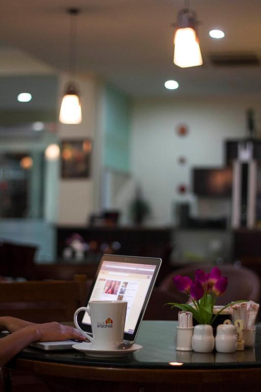 House Of Arsonia Tulip Hotel Jakarta Buitenkant foto