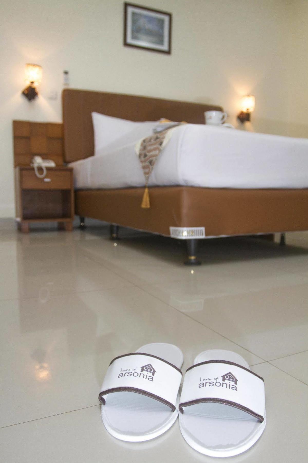 House Of Arsonia Tulip Hotel Jakarta Buitenkant foto