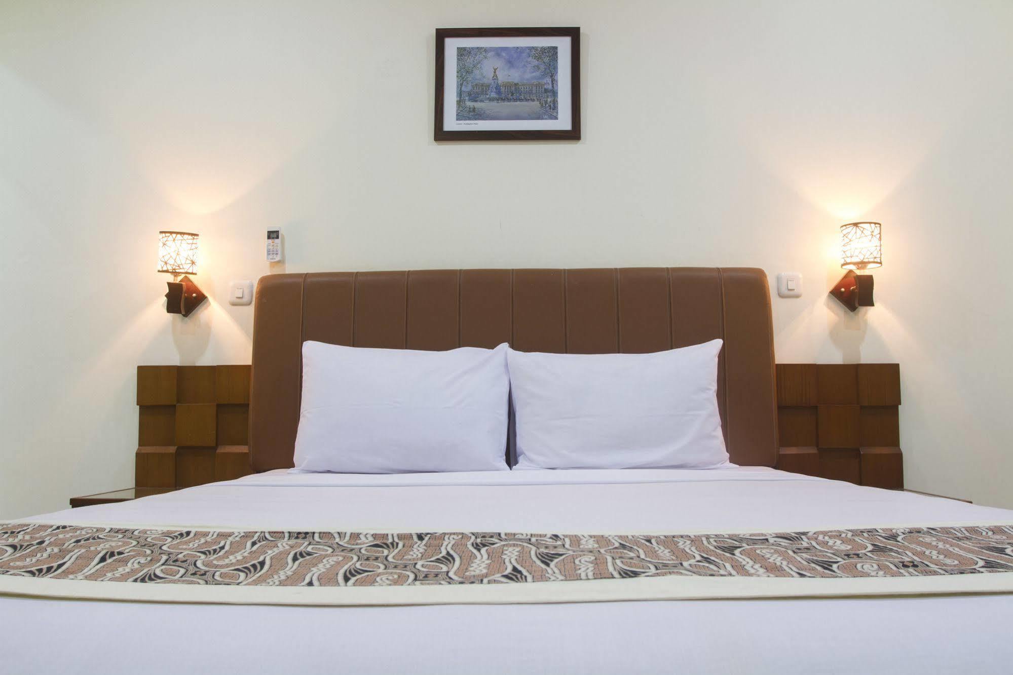 House Of Arsonia Tulip Hotel Jakarta Buitenkant foto