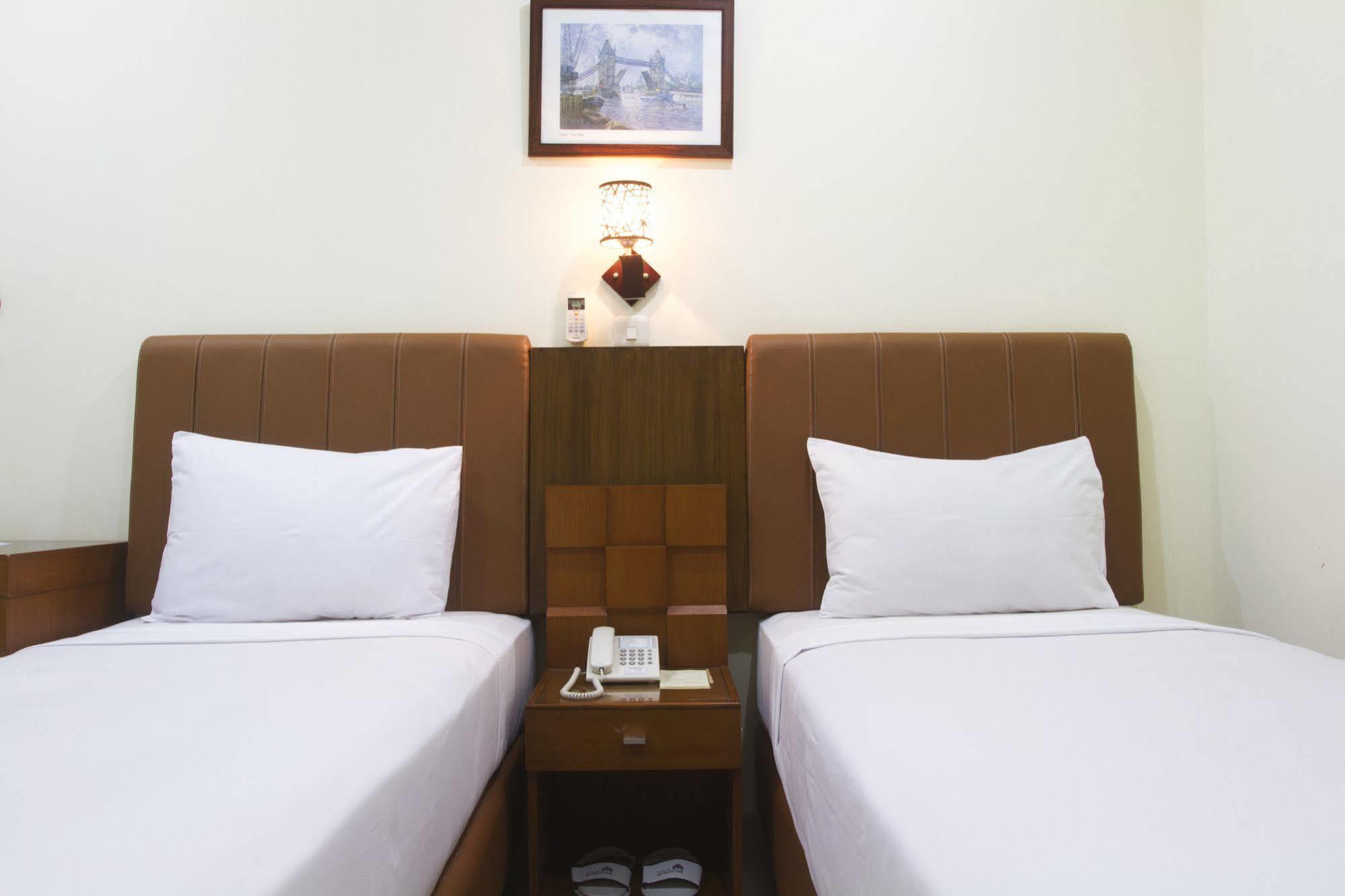 House Of Arsonia Tulip Hotel Jakarta Buitenkant foto